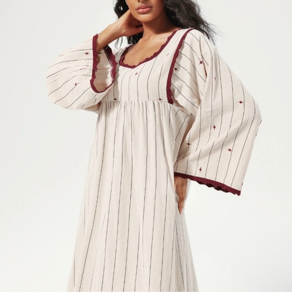 Zara Cream and Burgundy Patterned Dress